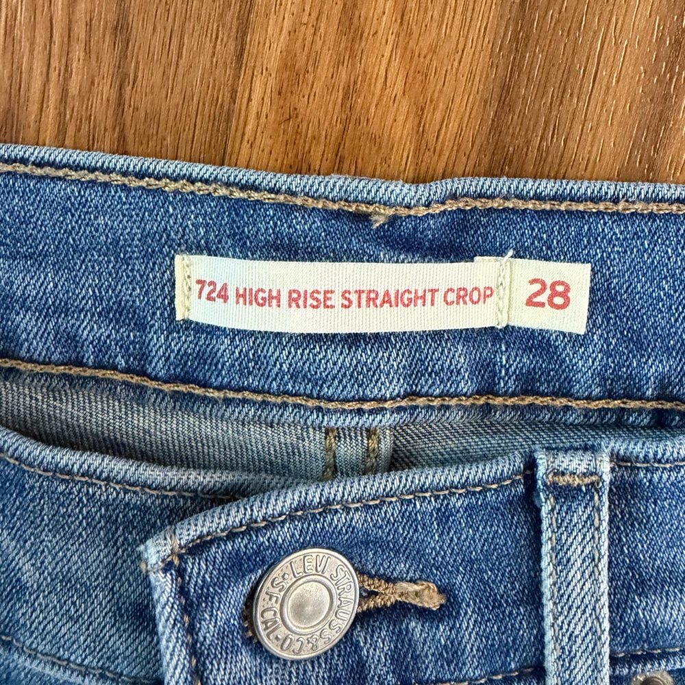 Levi’s 724 High Rise Straight Crop - Picture 2 of 4